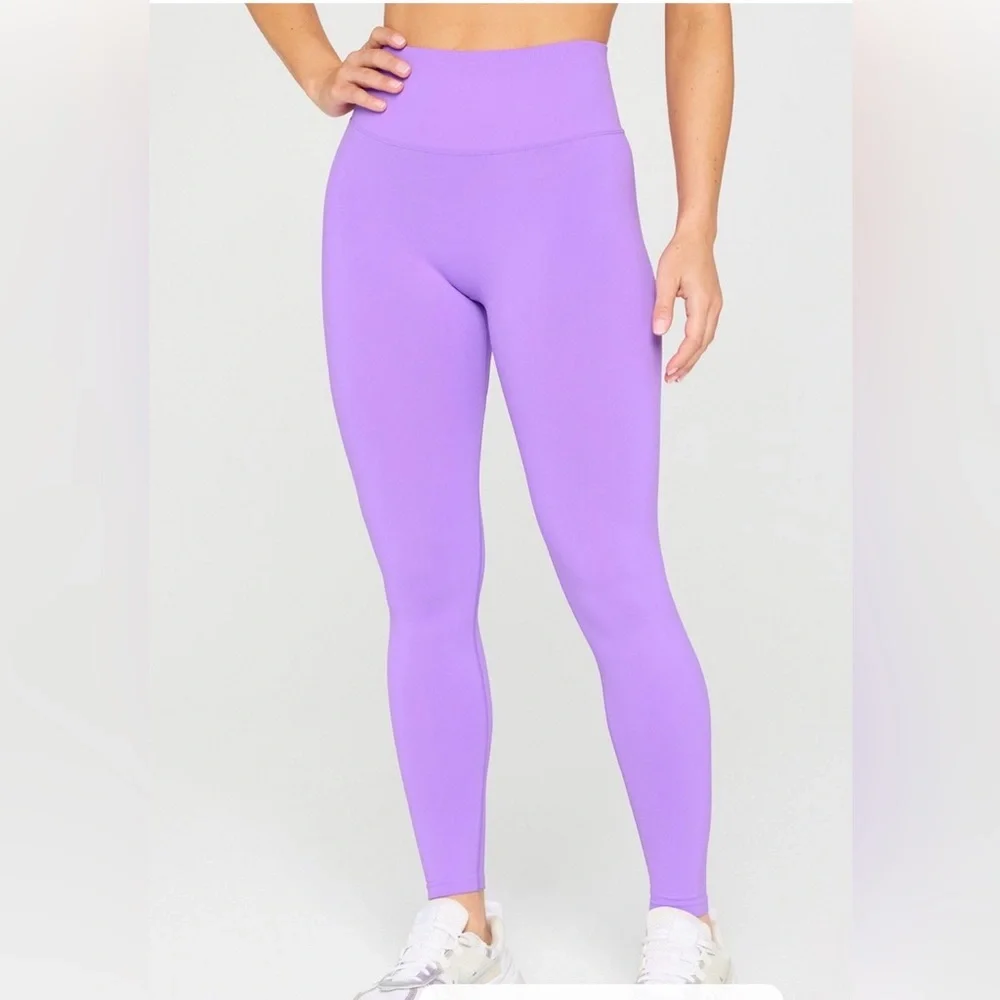 Fabletics Seamless Scrunch HighWaisted Legging Vibrant Purple, neon violet color - Picture 3 of 8